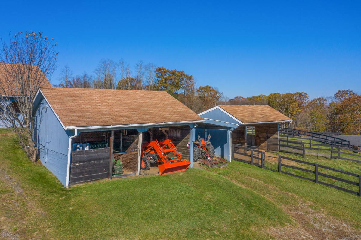 to Cherry Hill Farm, A State Of The Art... Pawling, Dutchess County, New York