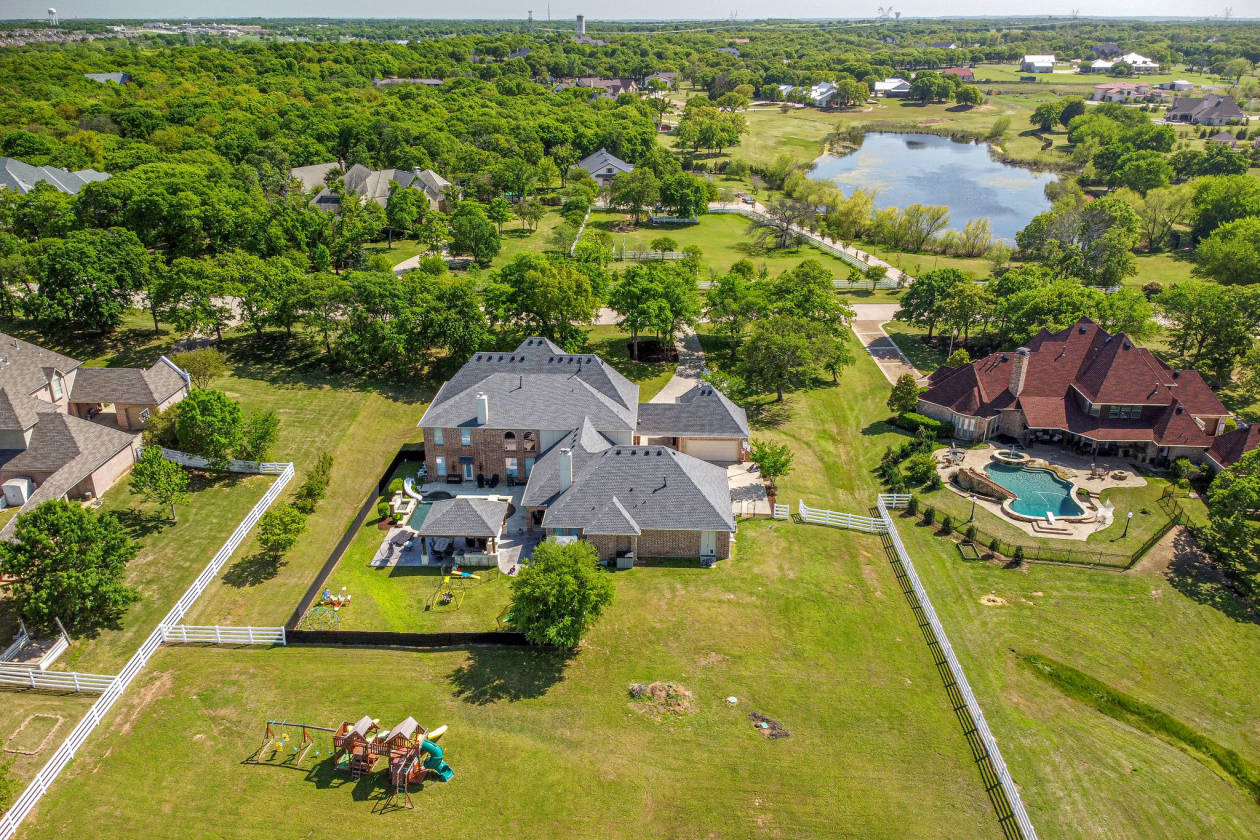 Price Improvement! Luxury Living in a Texas Equine Community
