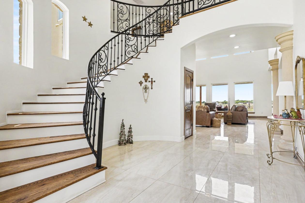 40 acre Luxury Ranch Estate - photo 4