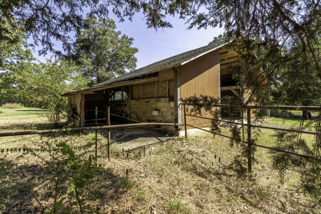 Luxury Timberframe Home with Horse Facilities - photo 14