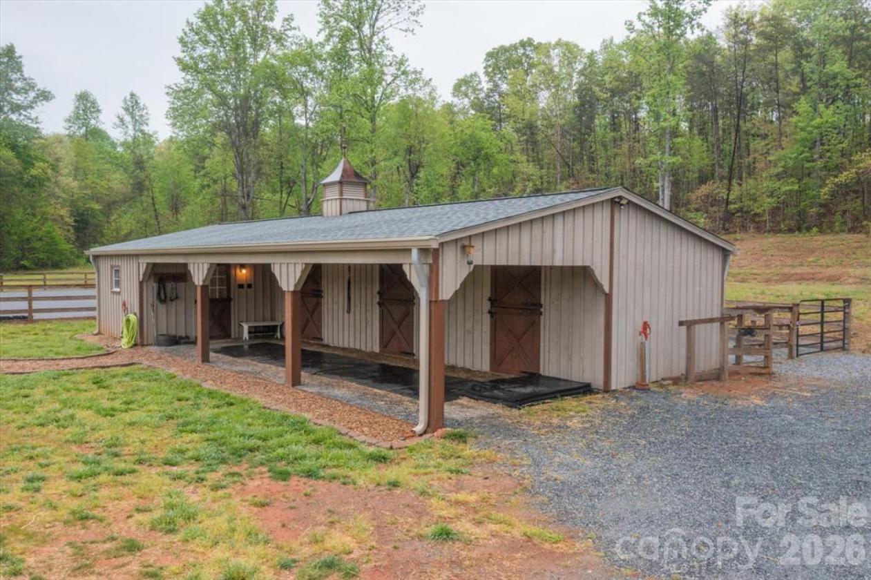Horse Property in the NC Foothills- FETA TRAIL - photo 2