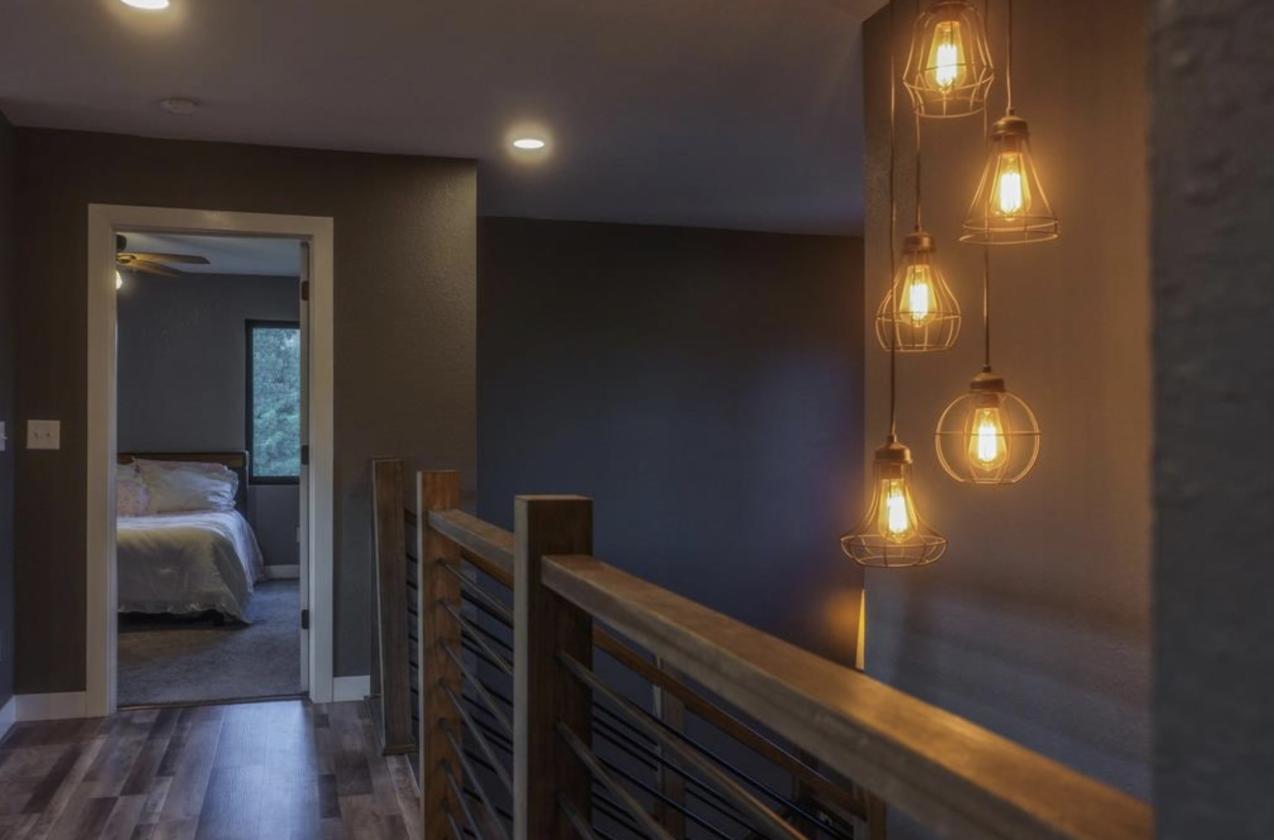 Modern Farmhouse on 36 Acres - photo 8