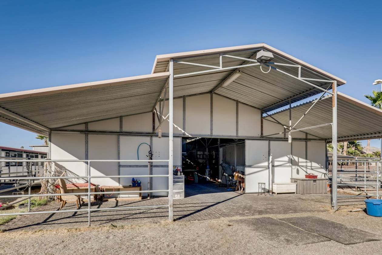 EQUESTRIAN ESTATE 6225 Maggie Ave Las Vegas, Clark County, Nevada