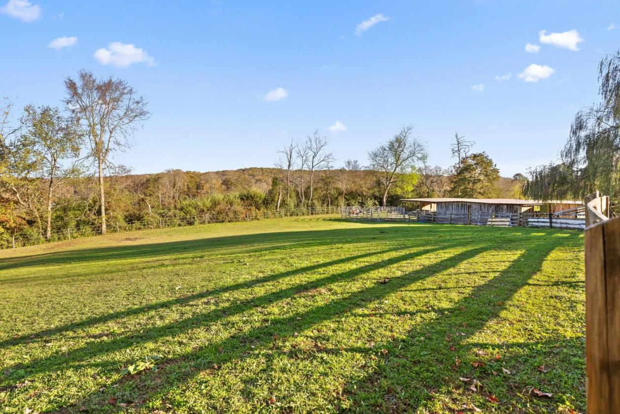 BEAUTIFUL HORSE FARMS WITH VIEWS - photo 11
