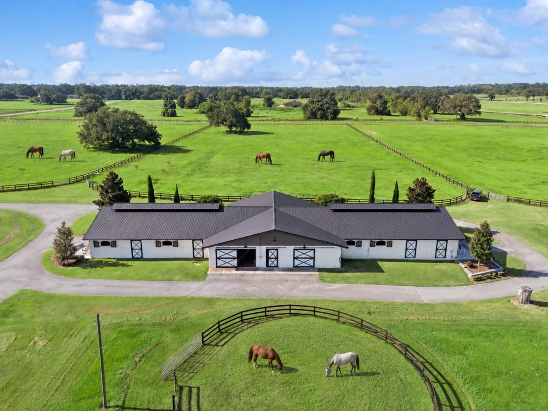 LUXURY TURNKEY 28.62-ACRE EQUESTRIAN ESTATE - photo 16