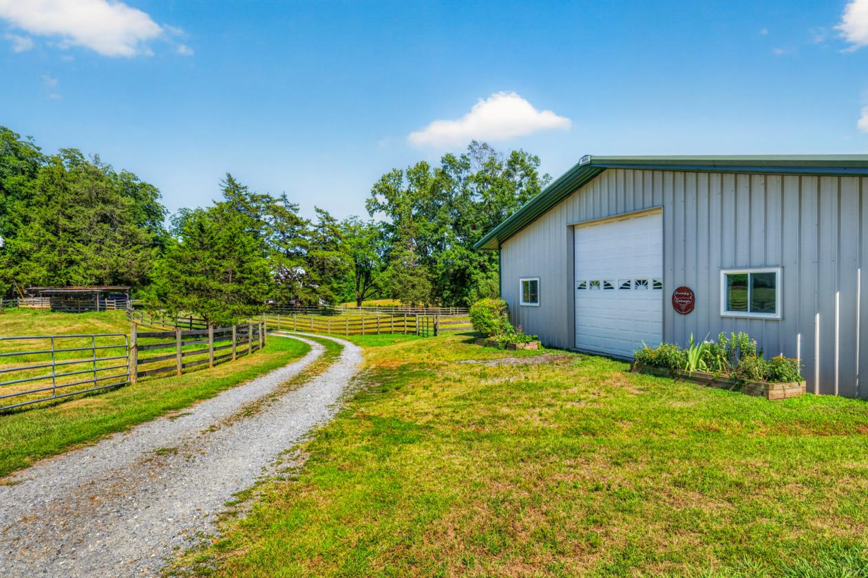 62+ Ac. Horse Property for Sale with Amazing Views - photo 22