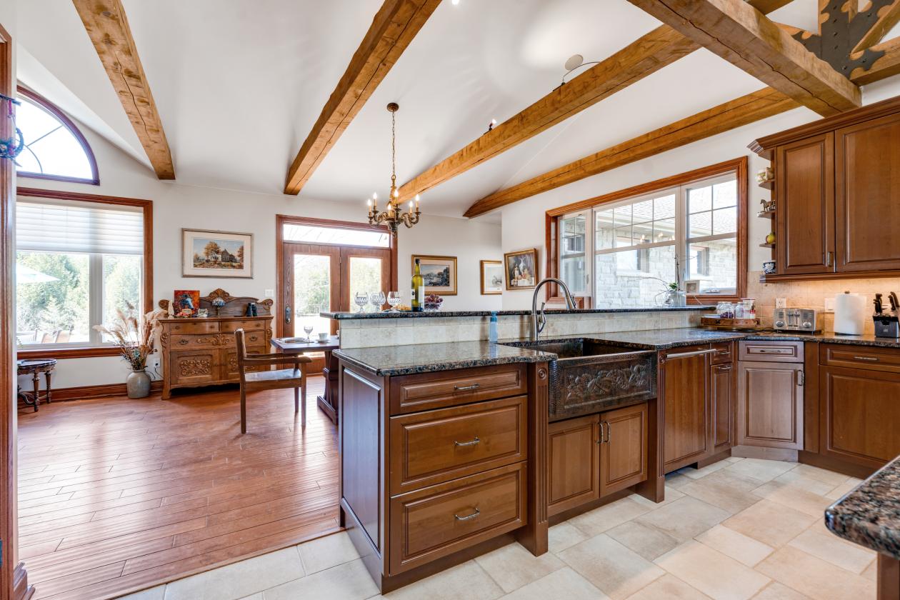 LUXURIOUS 195 ACRE EQUESTRIAN ESTATE - photo 18