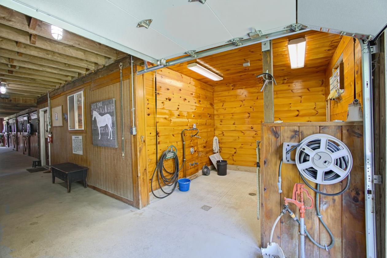 13.5-Acre Equestrian Farm with 12-Stall Barn - photo 27