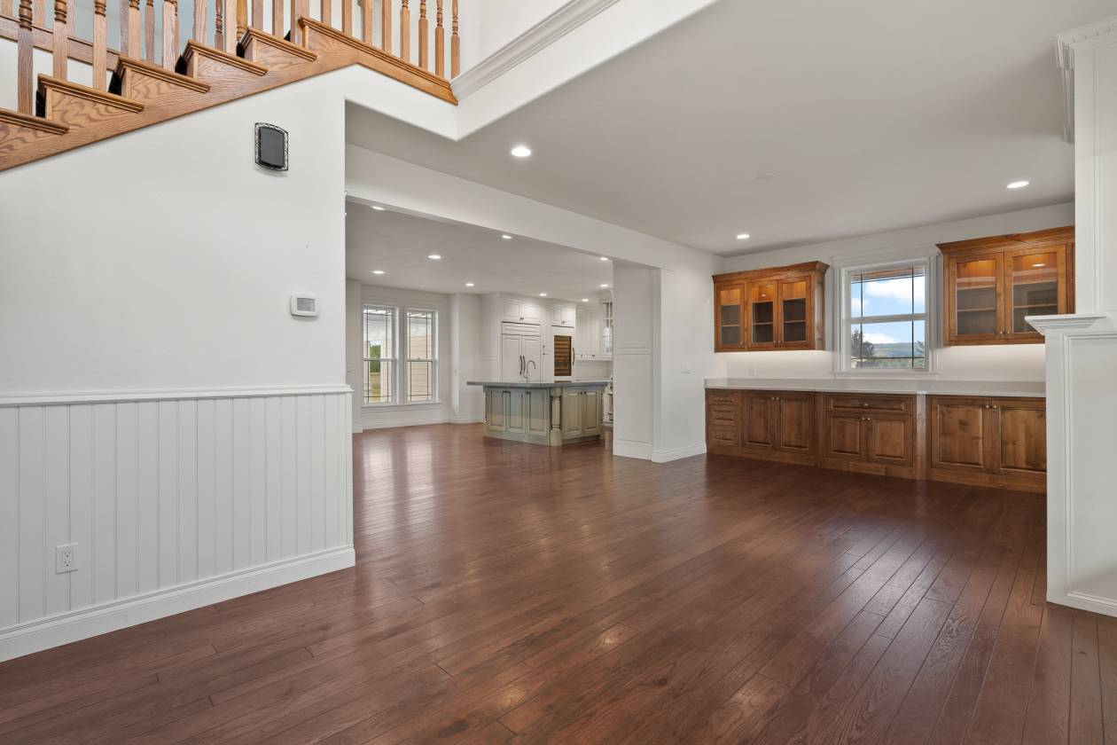Epitome of Equestrian Luxury in the Heart of NW MT - photo 5