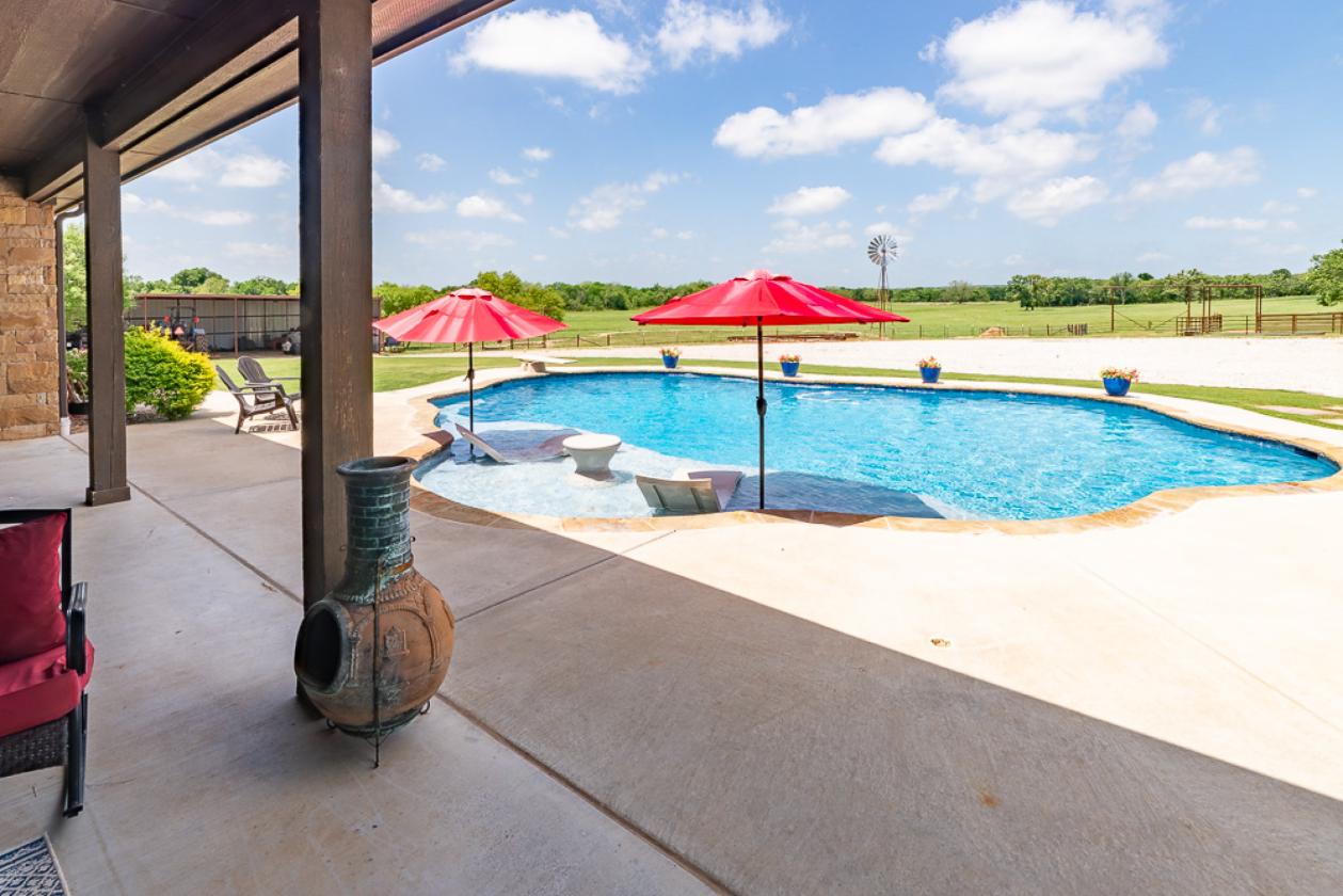 Scenic 64 Acre Horse & Cattle Property - photo 12