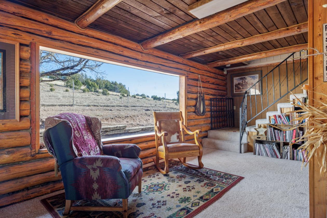 Gorgeous Home,Huge Shop, Perfect Horse Property - photo 12