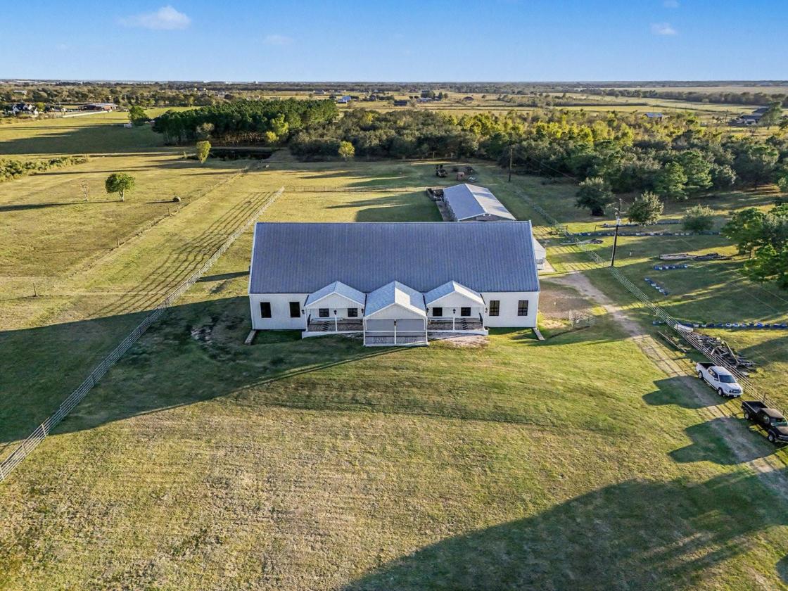 30 Acre Luxury Equestrian Estate | 8,100 SF Home - photo 1