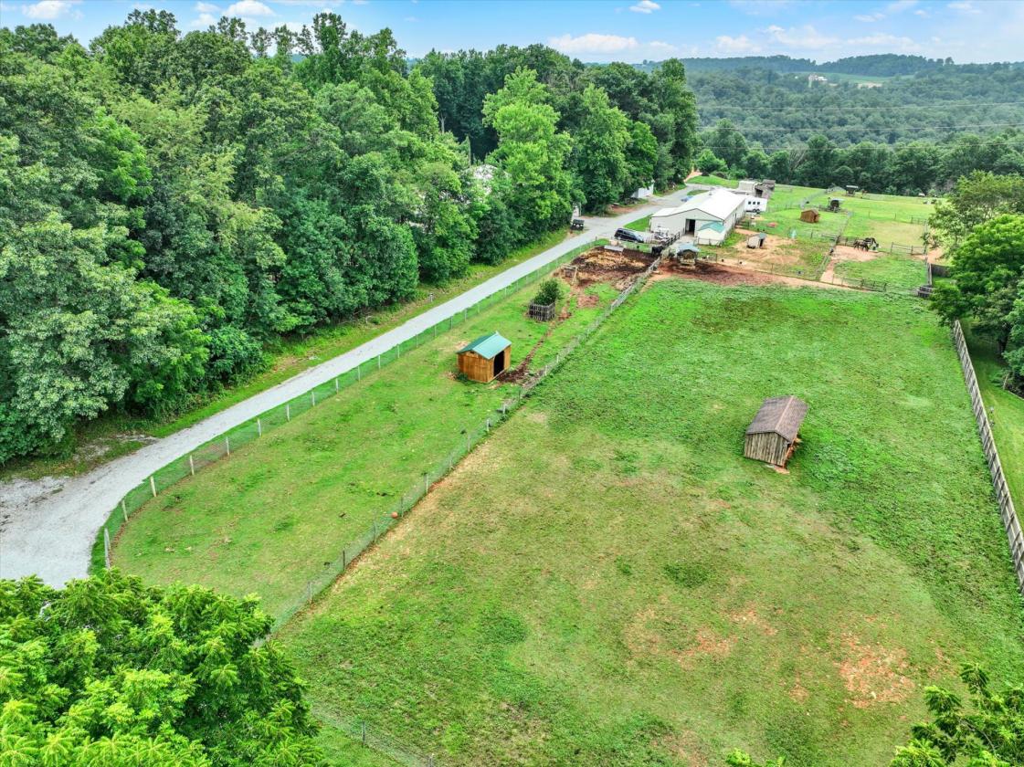Luxury Equestrian estate on 25+ Acres - photo 2
