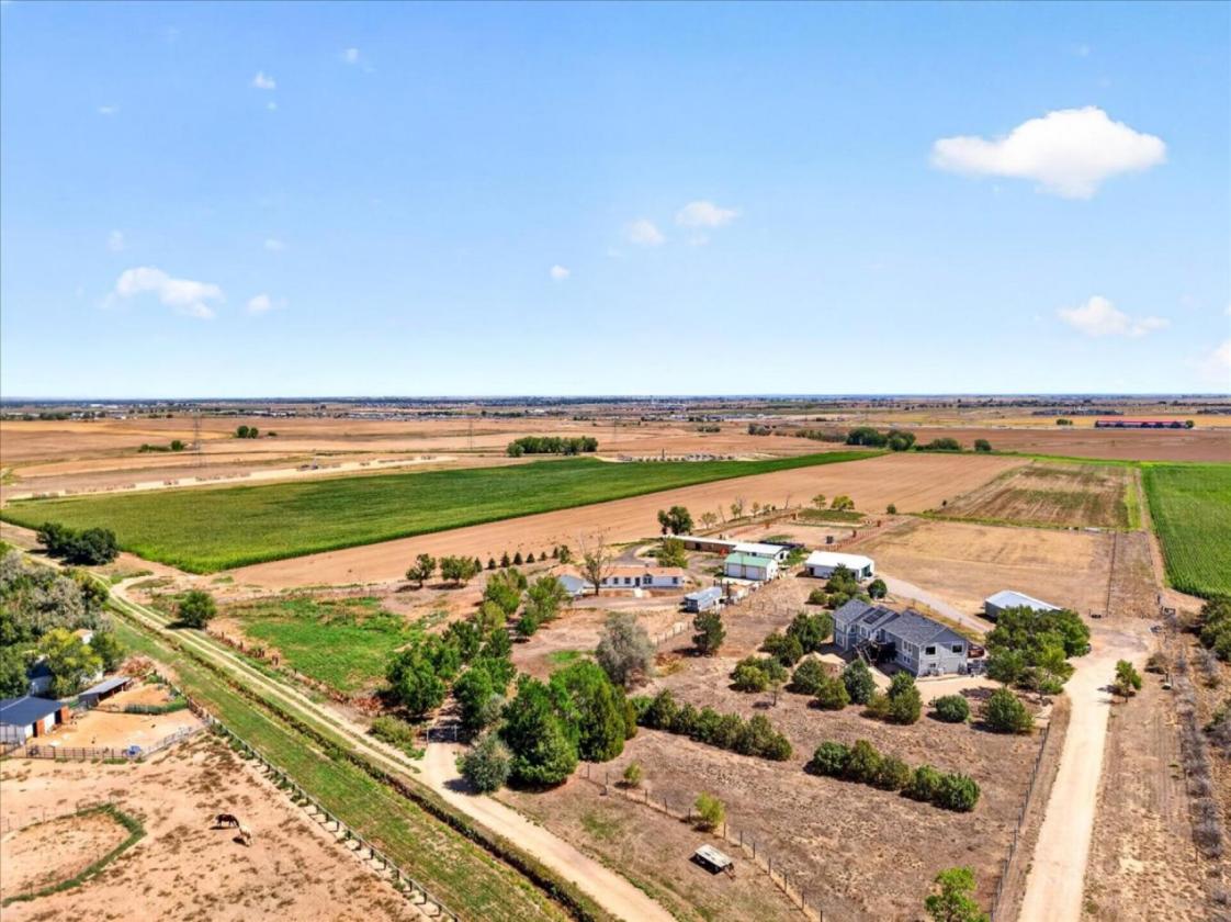 Exceptional Country Living on 4.26 Acres - photo 2
