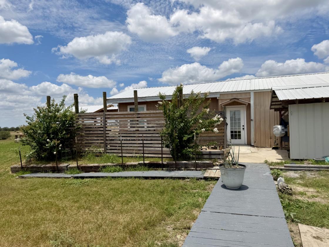 10 Acres and a CUTE cottage near Austin! - photo 5