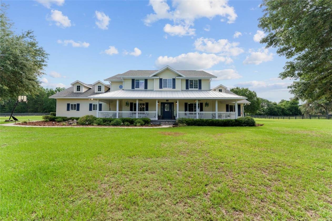 Horse Property for sale.