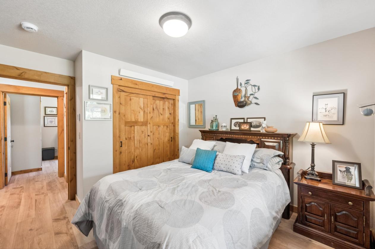 Boutique Equestrian Estate — Turnkey Move-In Ready - photo 8