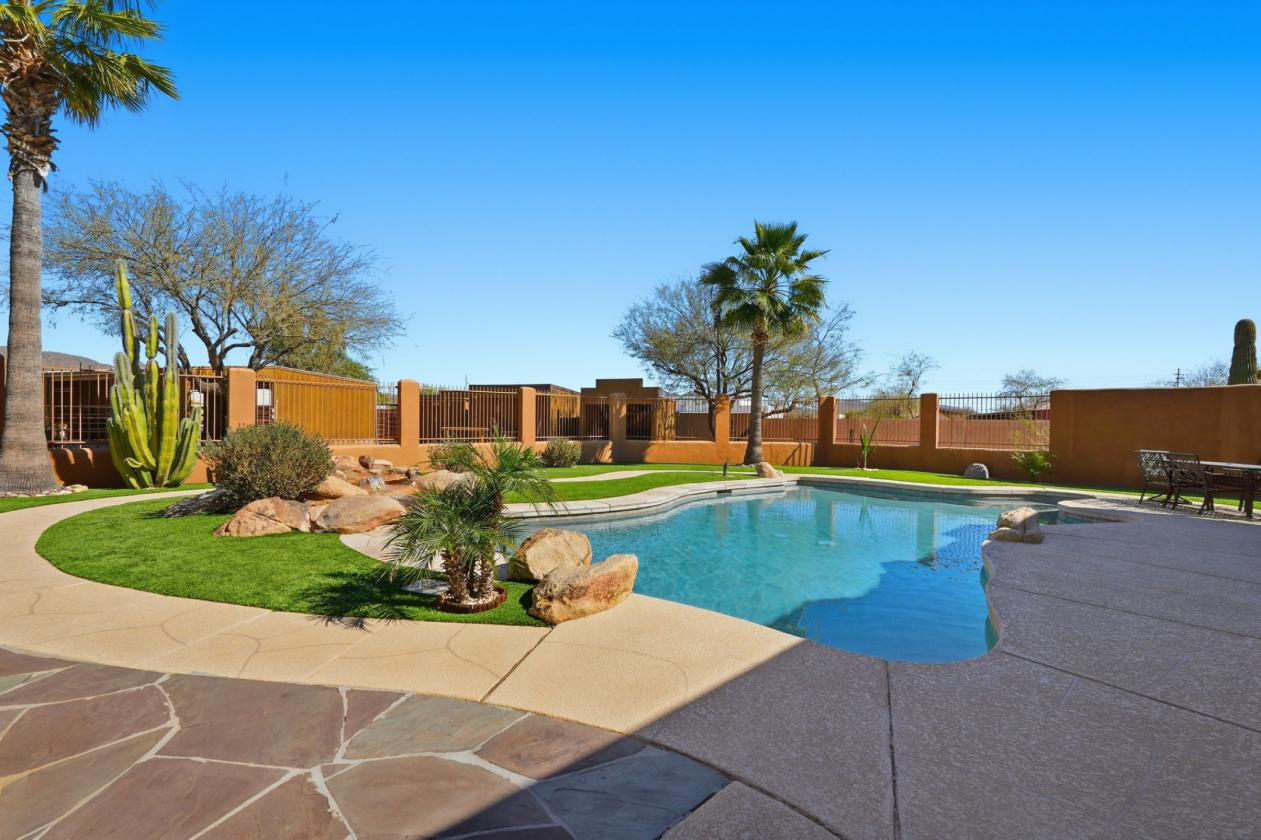 Desert Hills Luxury horse property on over an acre - photo 24