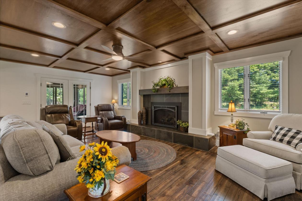 Luxury equestrian living on over 51 acres - photo 6