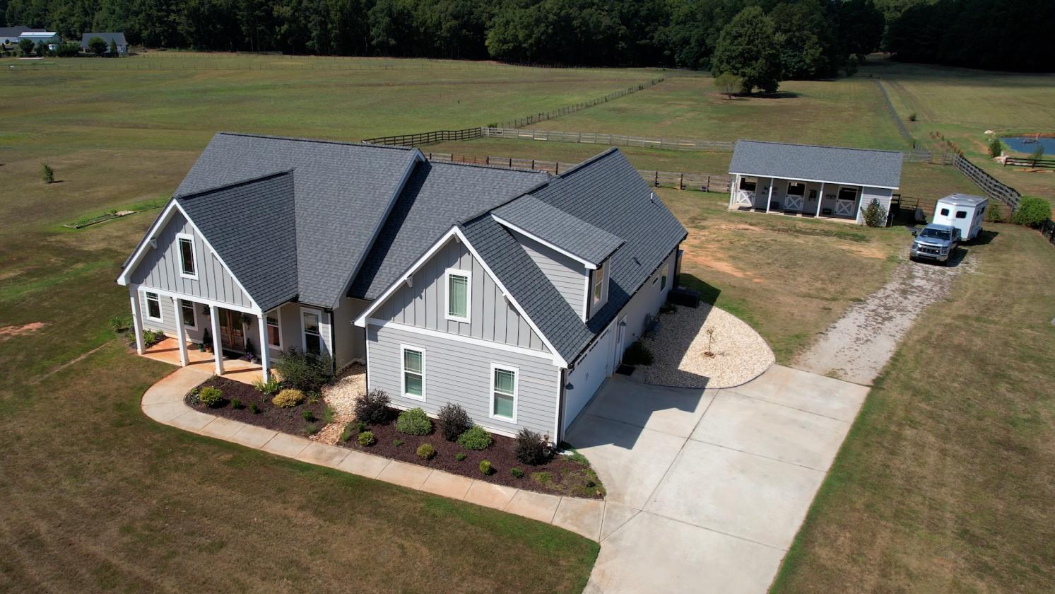 Modern ranch home on 5ac, 3 stall barn - photo 6