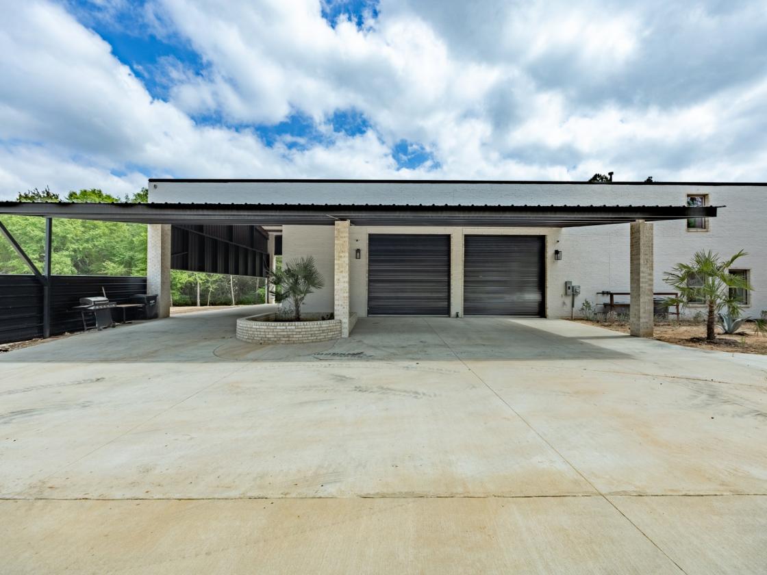 8 Acres on 2 parcels with shop and room for horses - photo 4