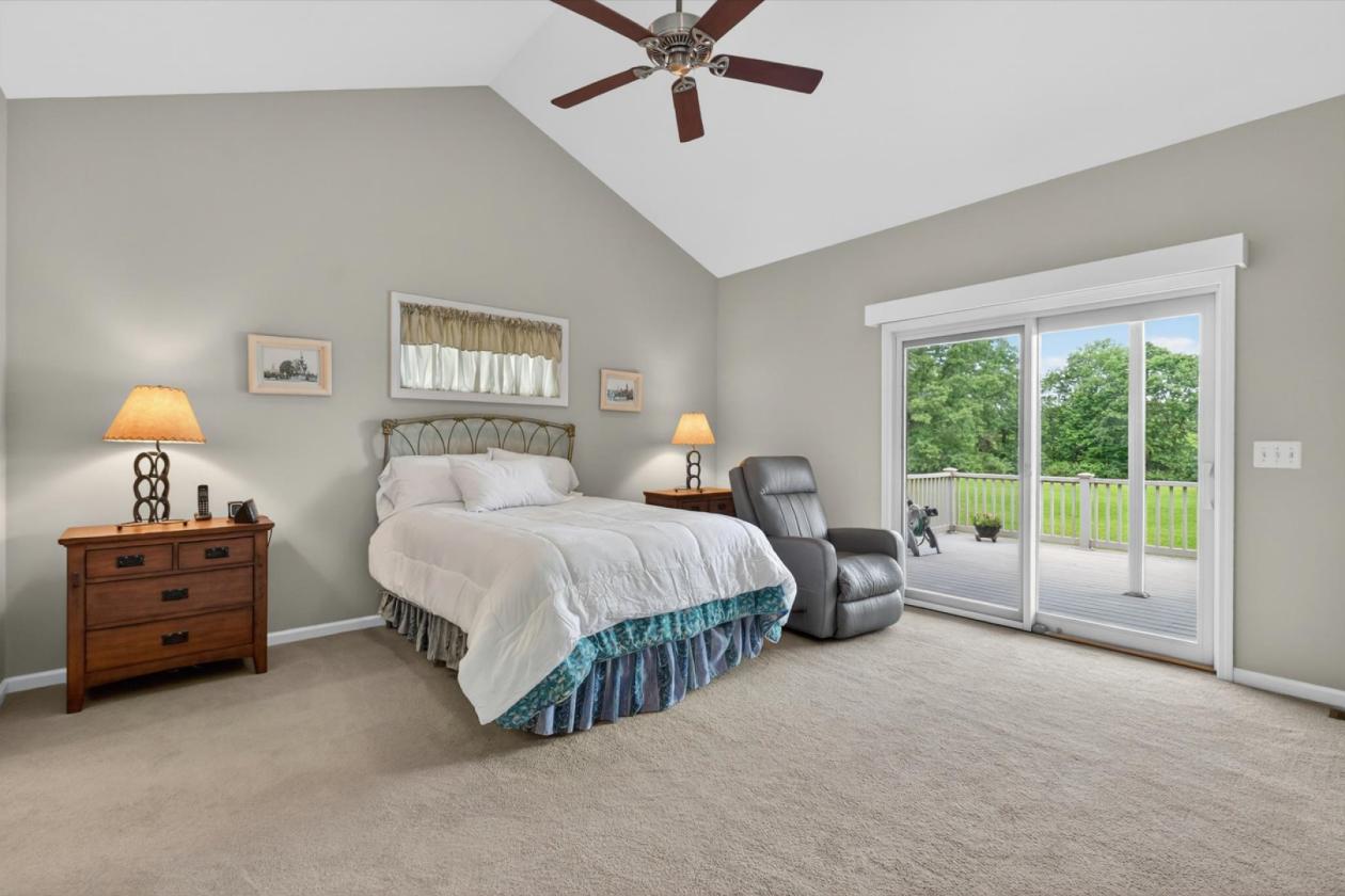 Luxury Equestrian estate with a large arena - photo 13