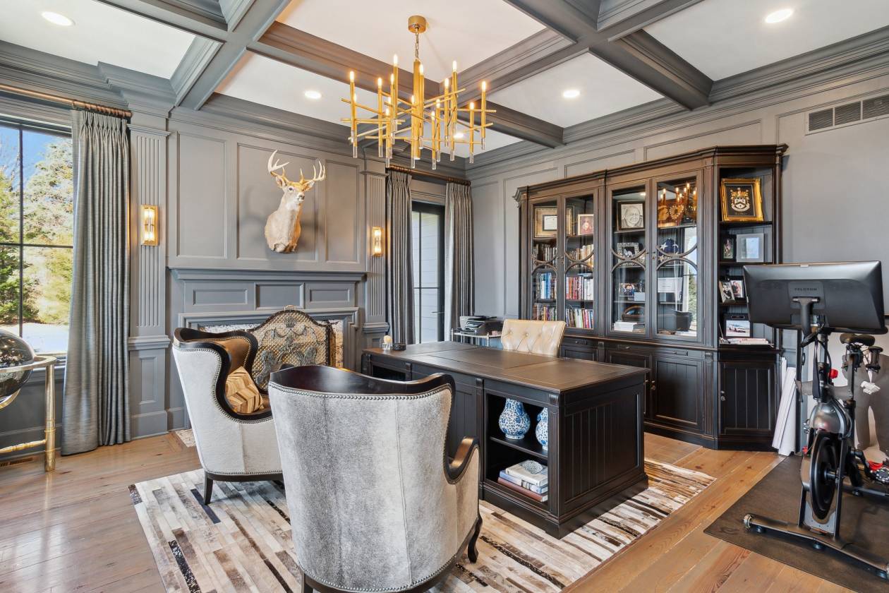 Beautiful equestrian estate on private all sports - photo 15