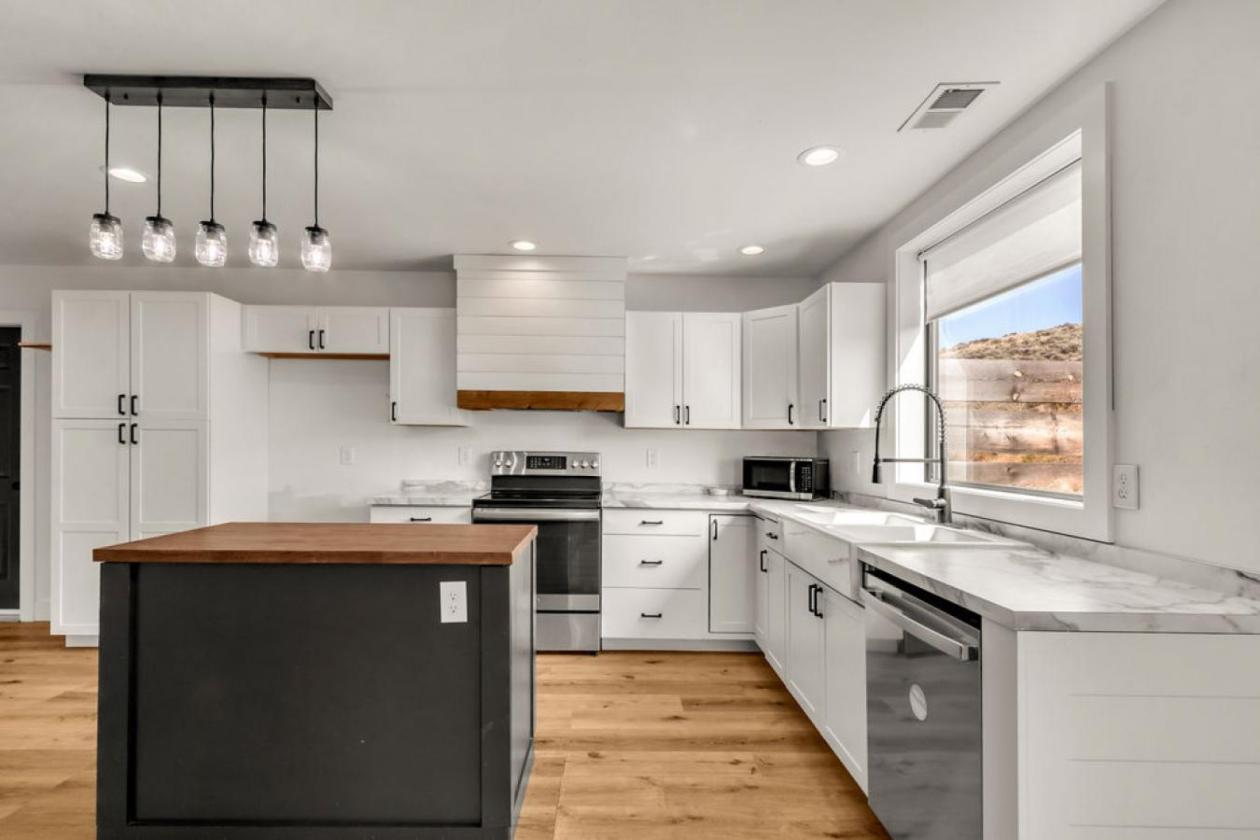 Barndominium with Endless Beartooth Mountain Views - photo 24