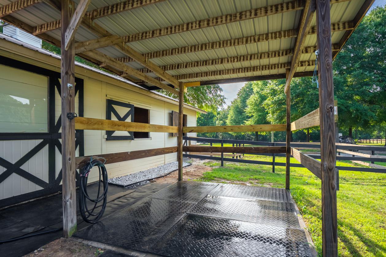 Oak Haven Farm - 302 Equestrian Corridor - photo 13