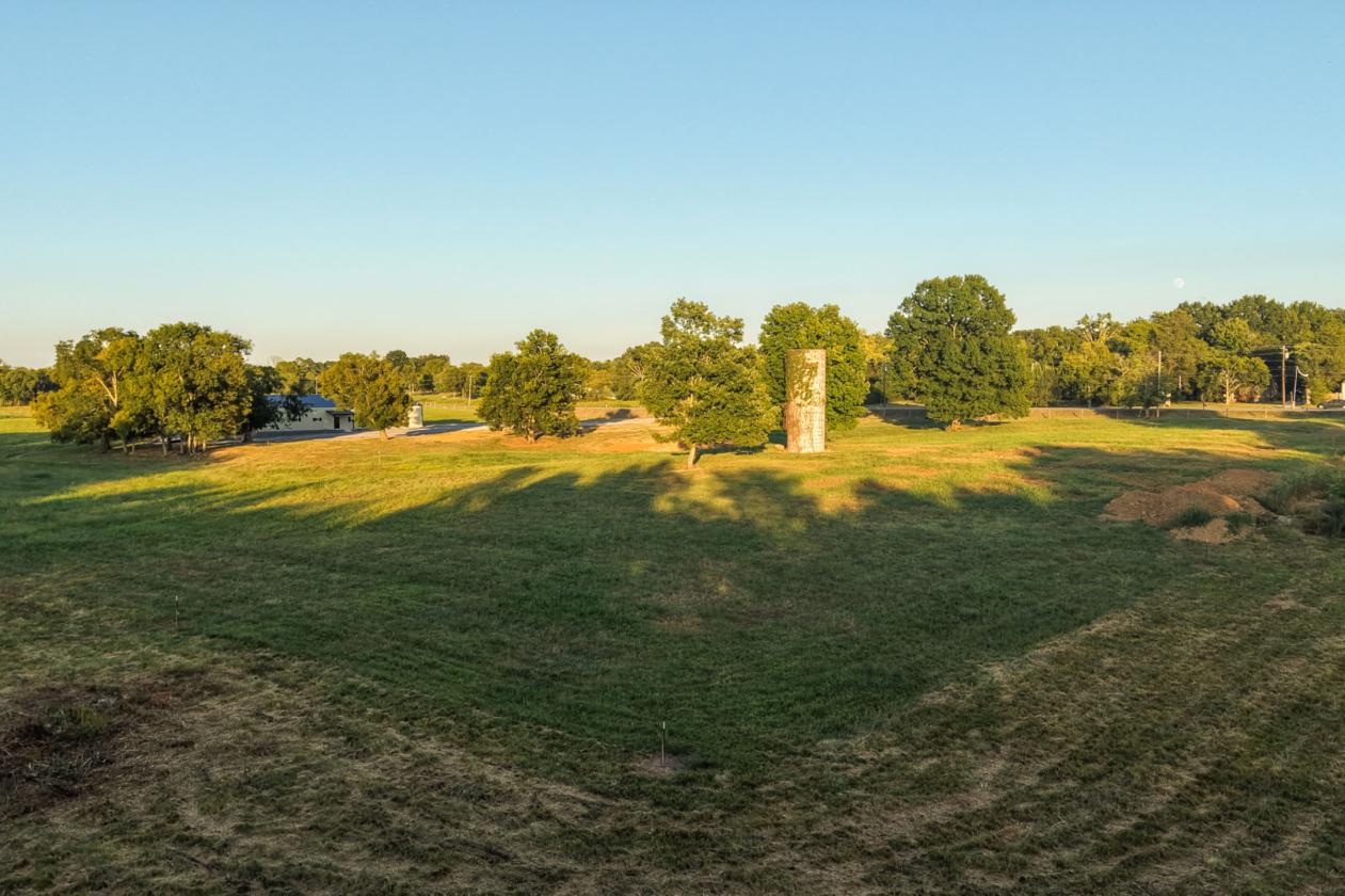 Barndominium & Acreage - photo 11