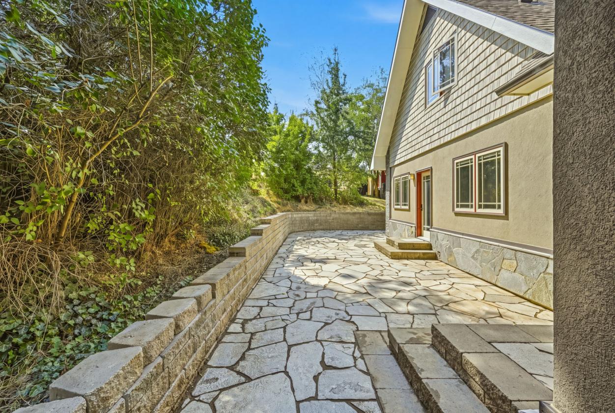A home and property built for generations - photo 30