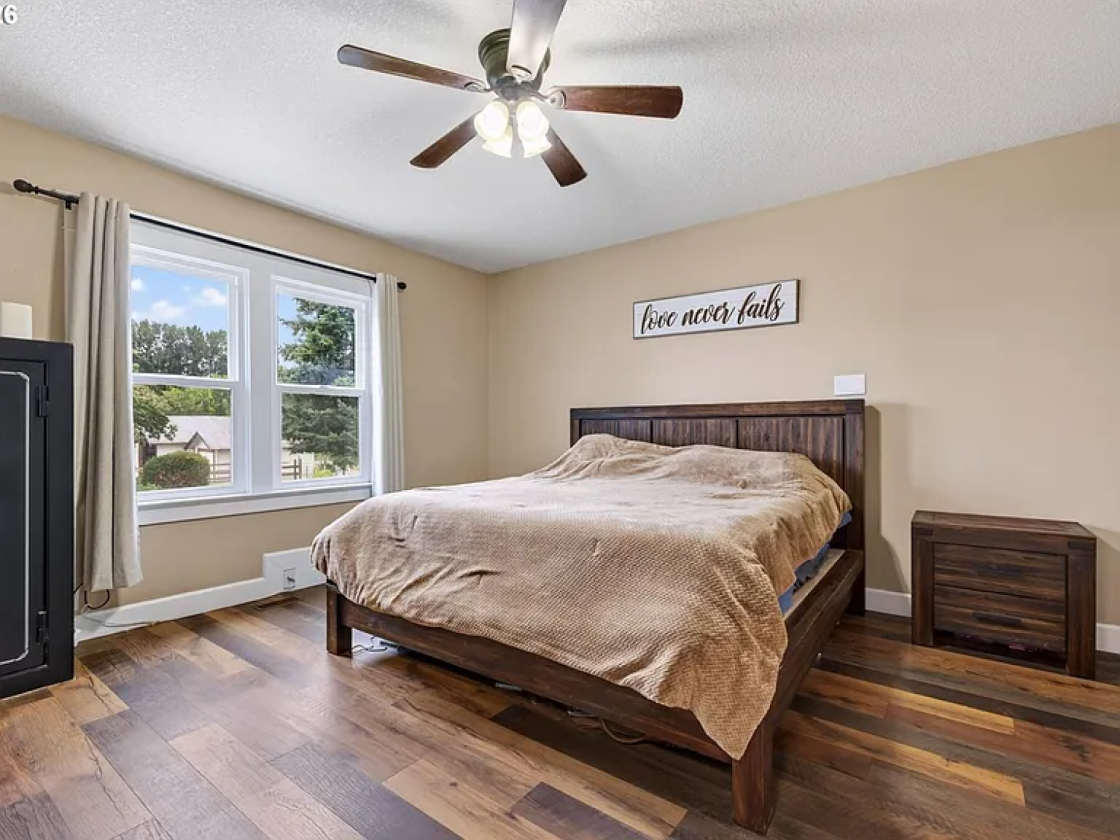 Luxury Equestrian Estate with 35 Stalls! - photo 18