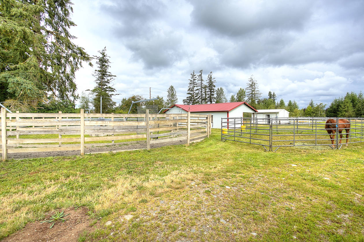 Exceptional Home on 33+ Ac. Equestrian Ranch w/an Amazing View