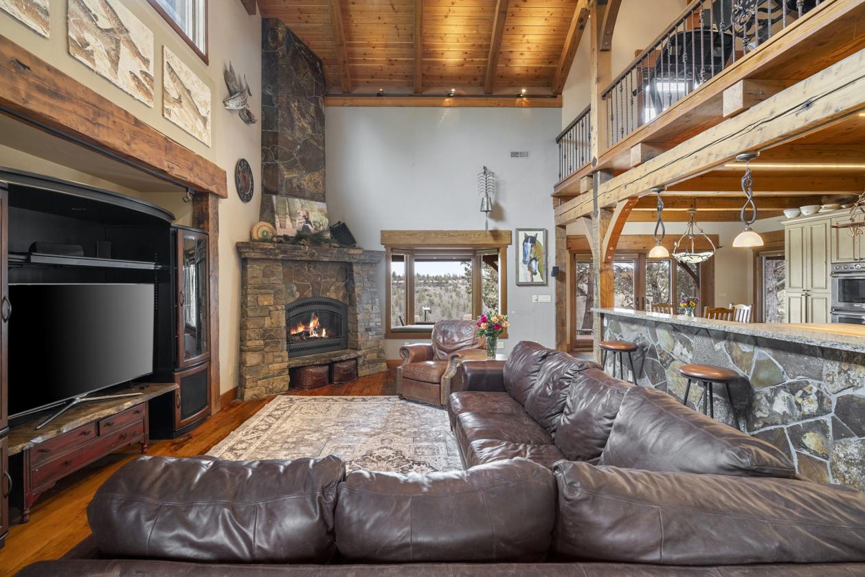 Custom Home, 20 acres, RV Shop, ADU - photo 11
