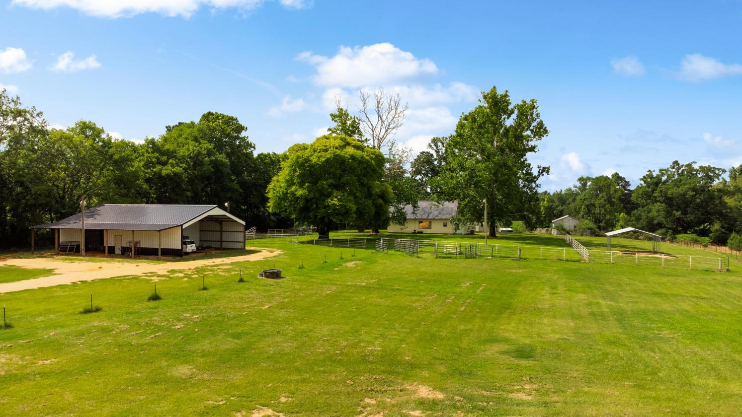 Beautiful Restored Farm House & The Perfect Land - photo 24