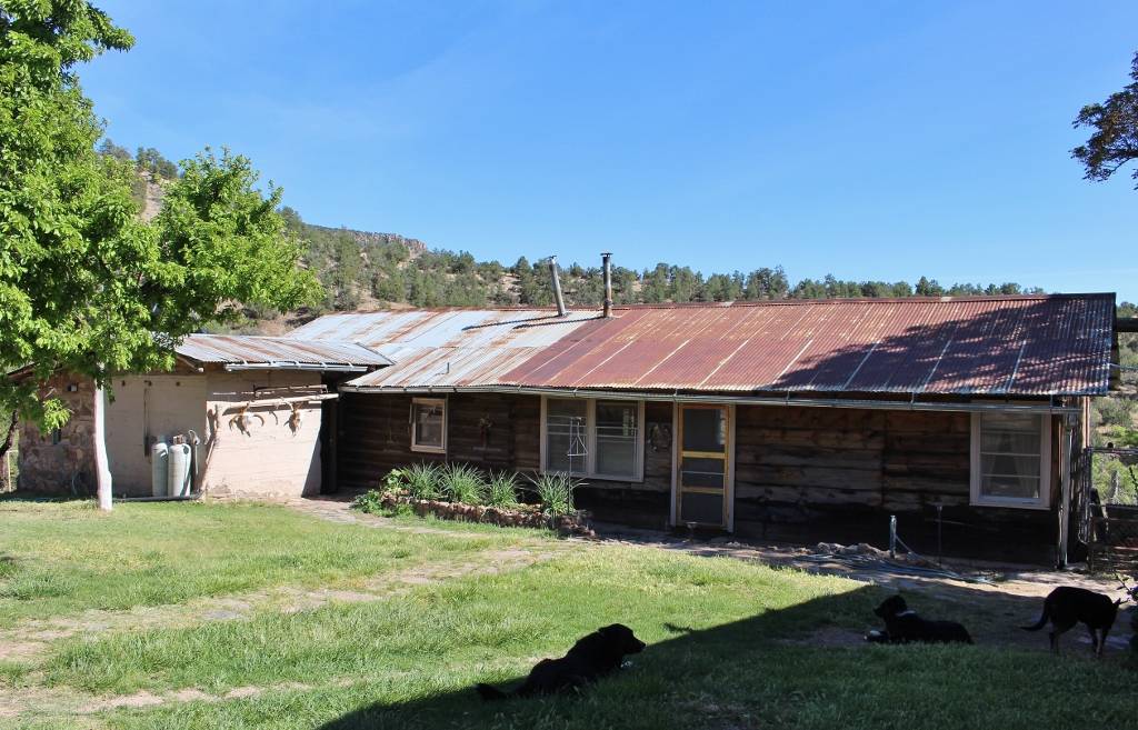 Tule Springs Ranch Mountain Vistas, Off the Grid &... Clifton