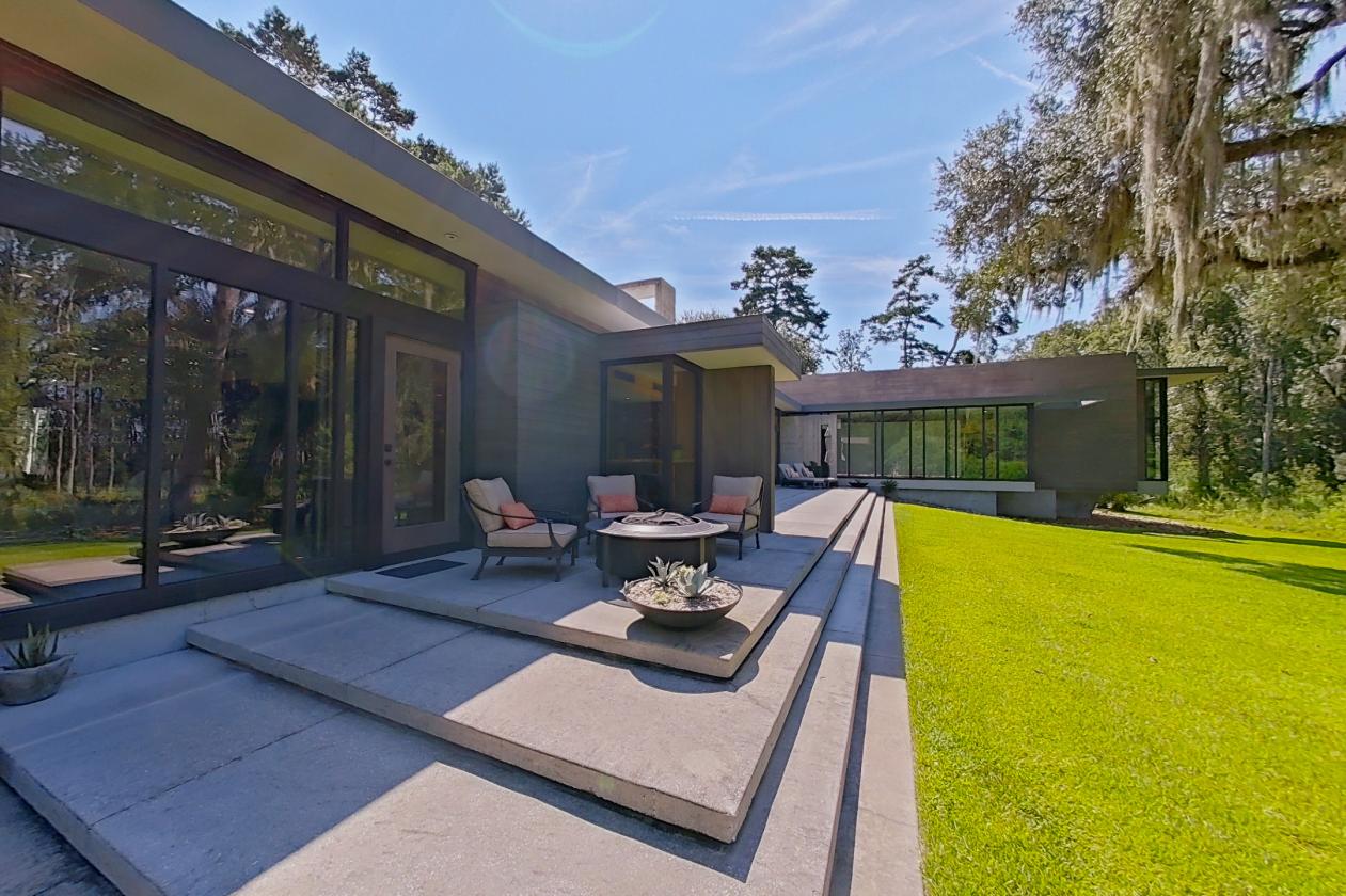 ONE-OF-A-KIND HOME IN EQUESTRIAN COMMUNITY - photo 8