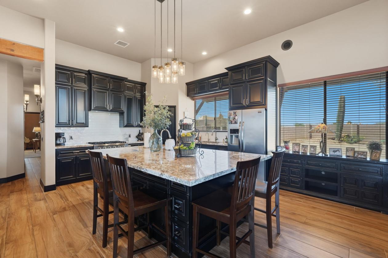 Desert Hills Luxury horse property on over an acre - photo 13