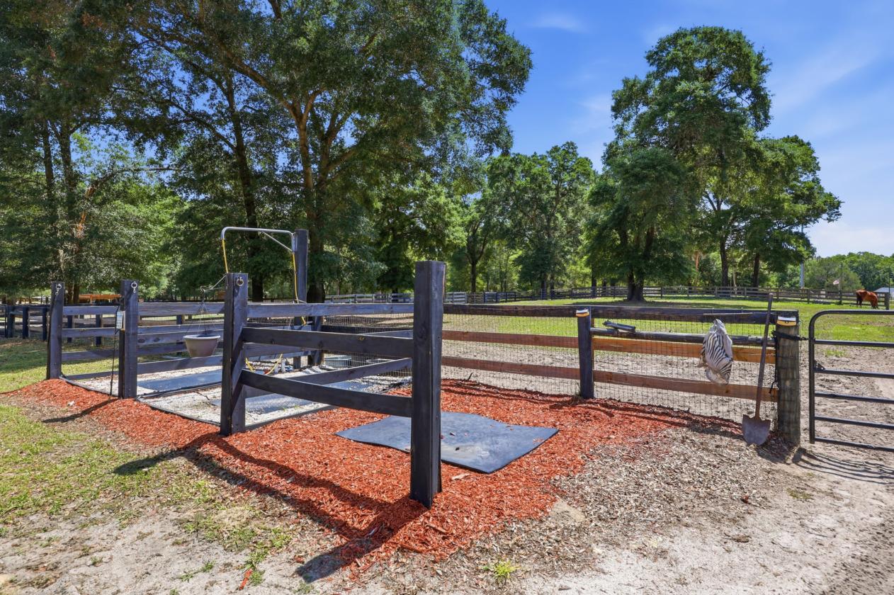 5.89-Acre Farm with 6-Stall Center-Aisle Barn - photo 15