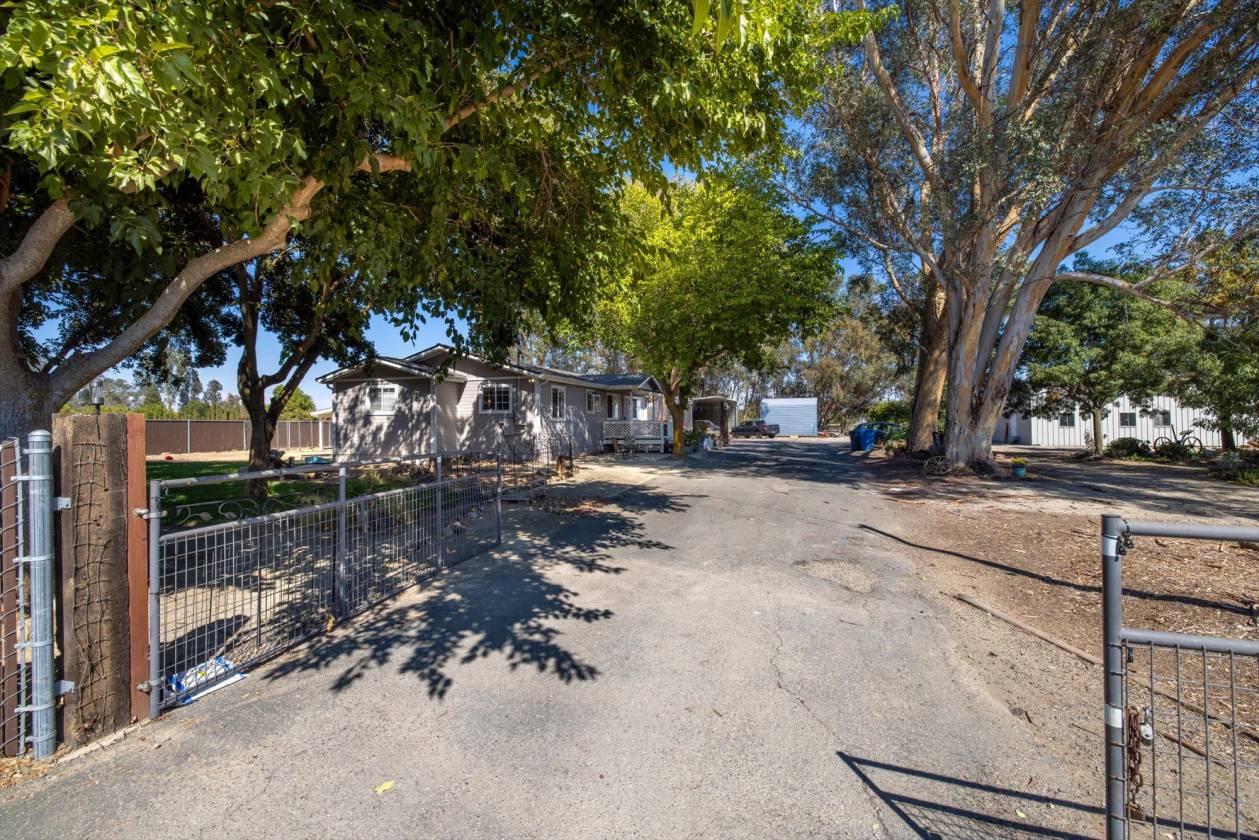 Horse Property for sale.