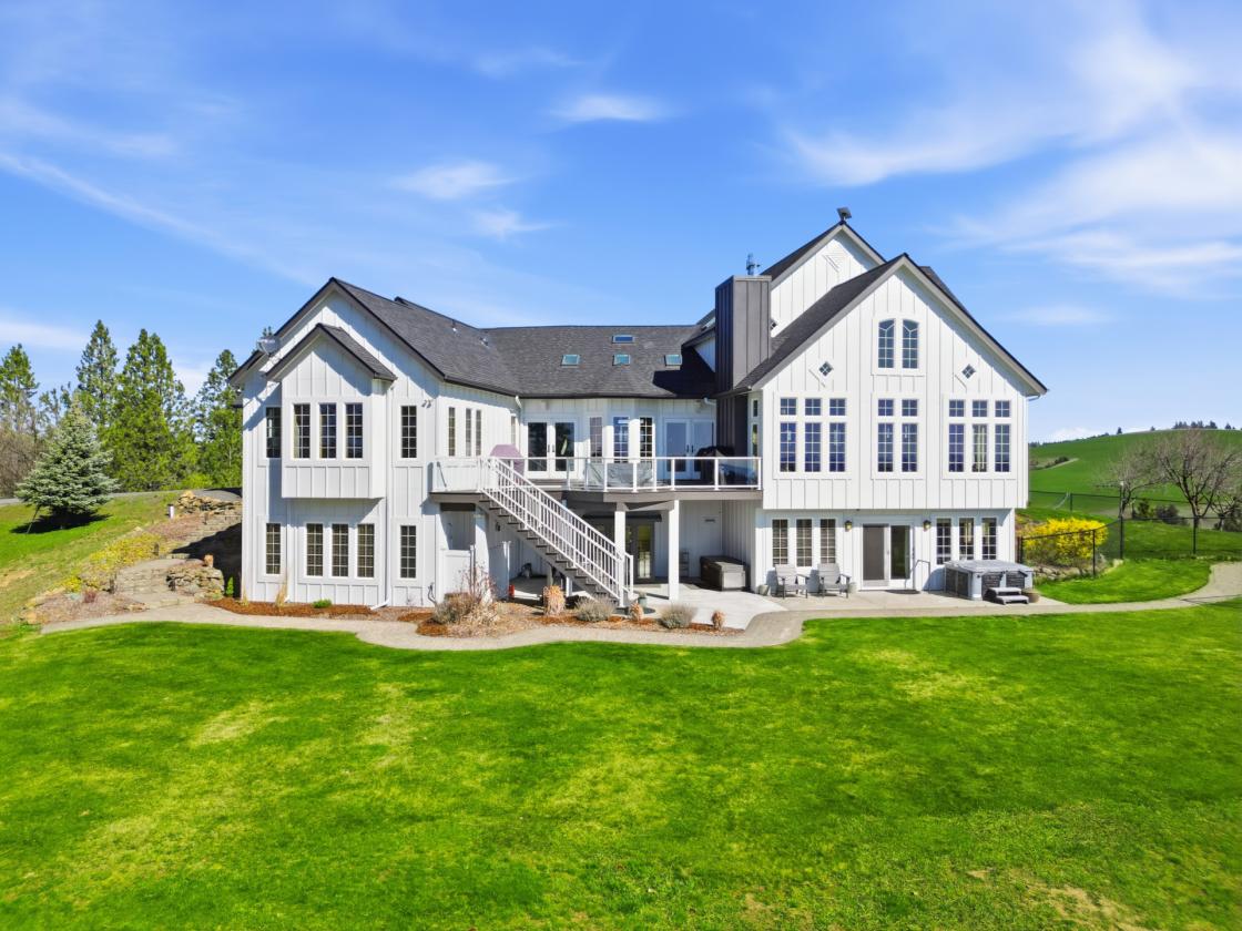 Luxury Home on 10 Acres with Equestrian Potential - photo 4