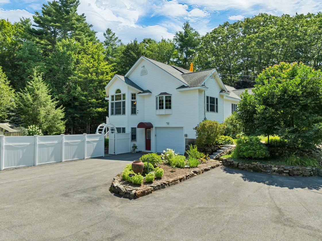 5.76-Acre Private Estate - photo 4
