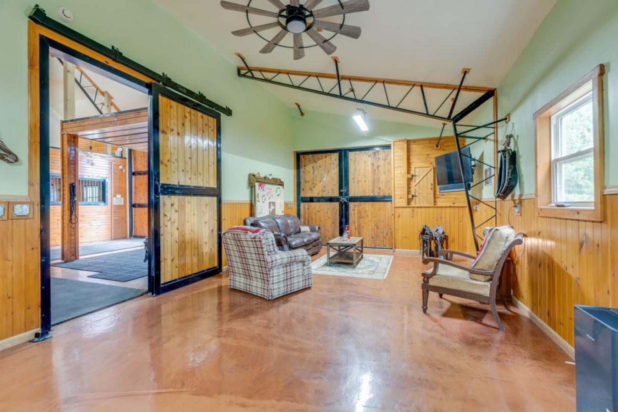 Mountain Home with Horse Barn and 5 Acres - photo 21