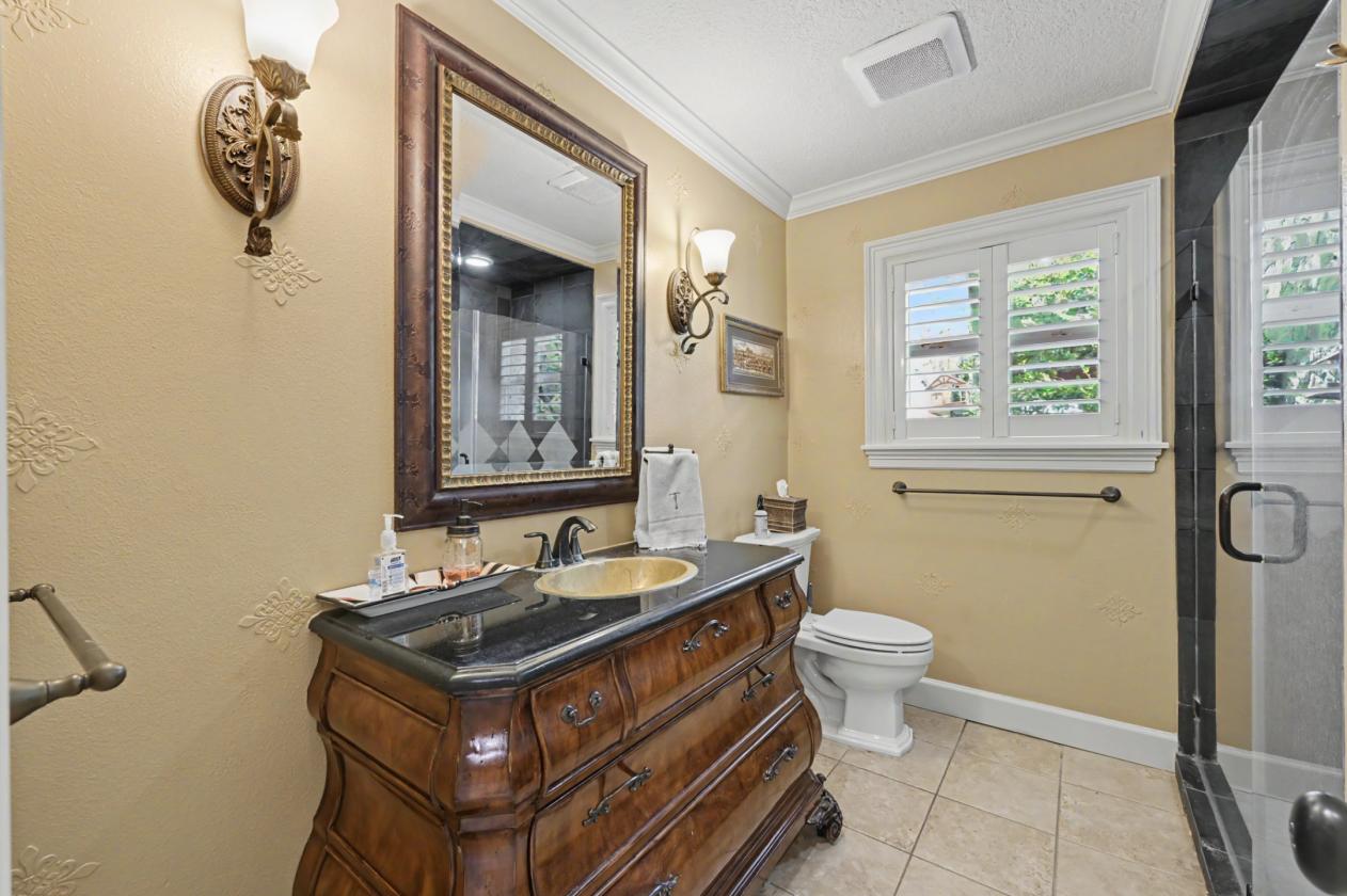 Private Equestrian Estate with guest house - photo 20