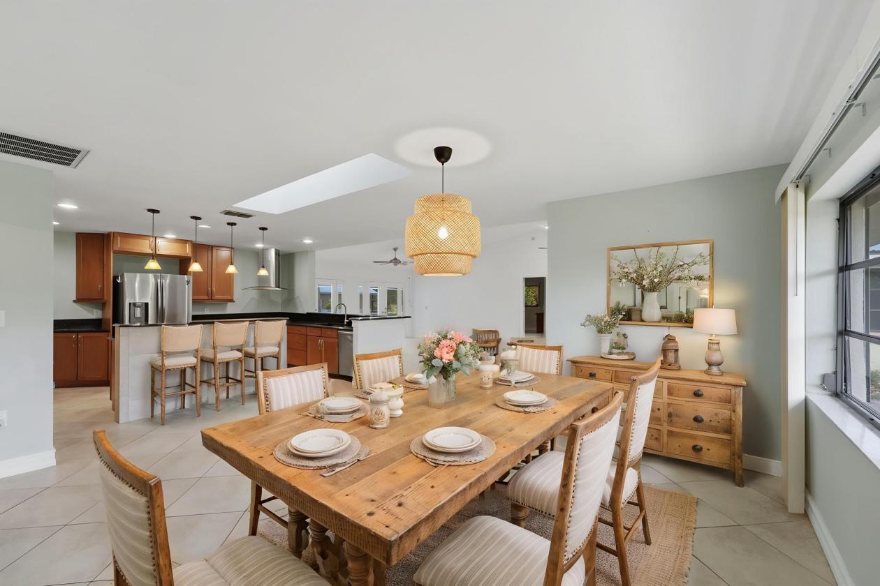 Rural LARGE pool home with inlaw suite and Acreage - photo 13