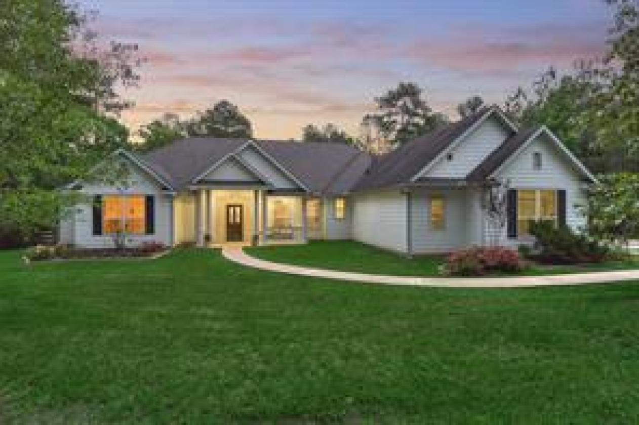 Turn-Key Equestrian Retreat on 8-Acres - photo 8