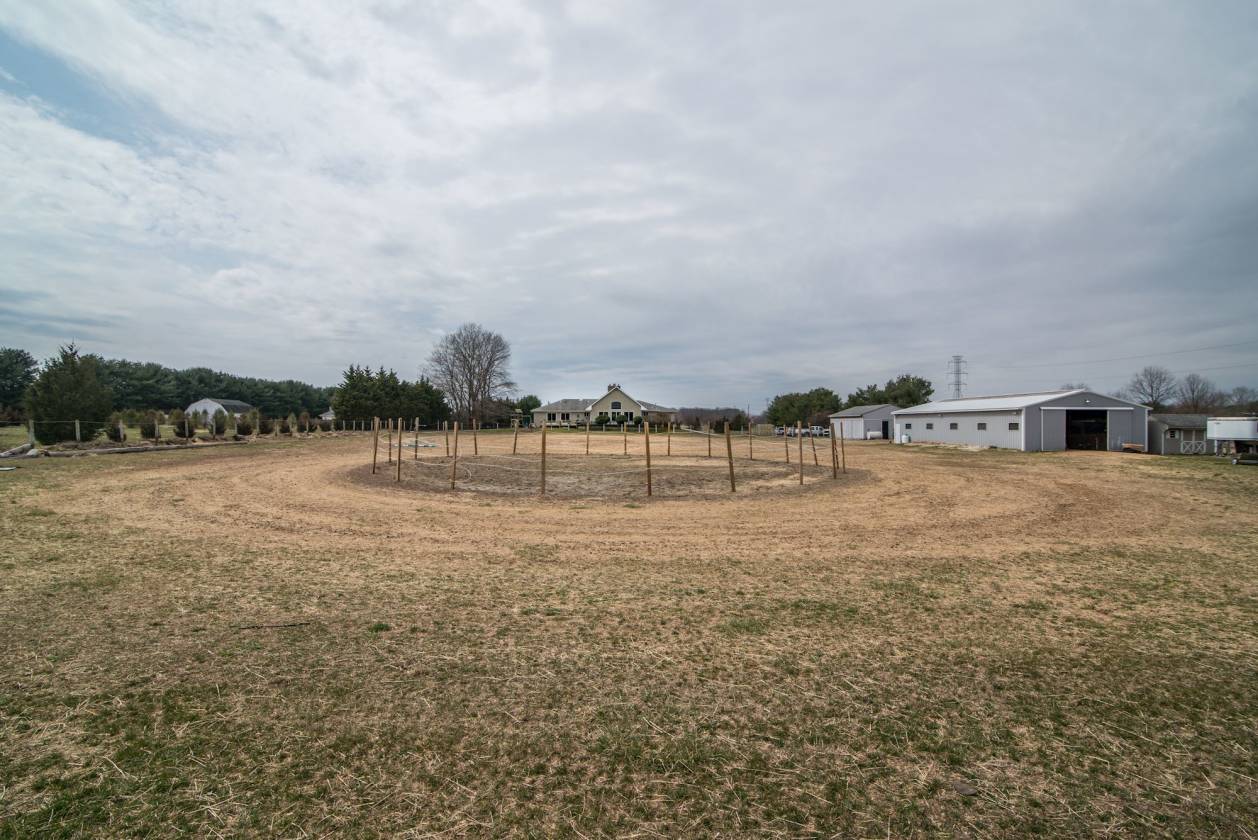 Custom Contemporary Ranch Home & Horse Farm on 8.45 Acres Medford