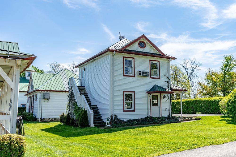 Historic Undulata Farm 92 acre Equine Property Shelbyville, Shelby