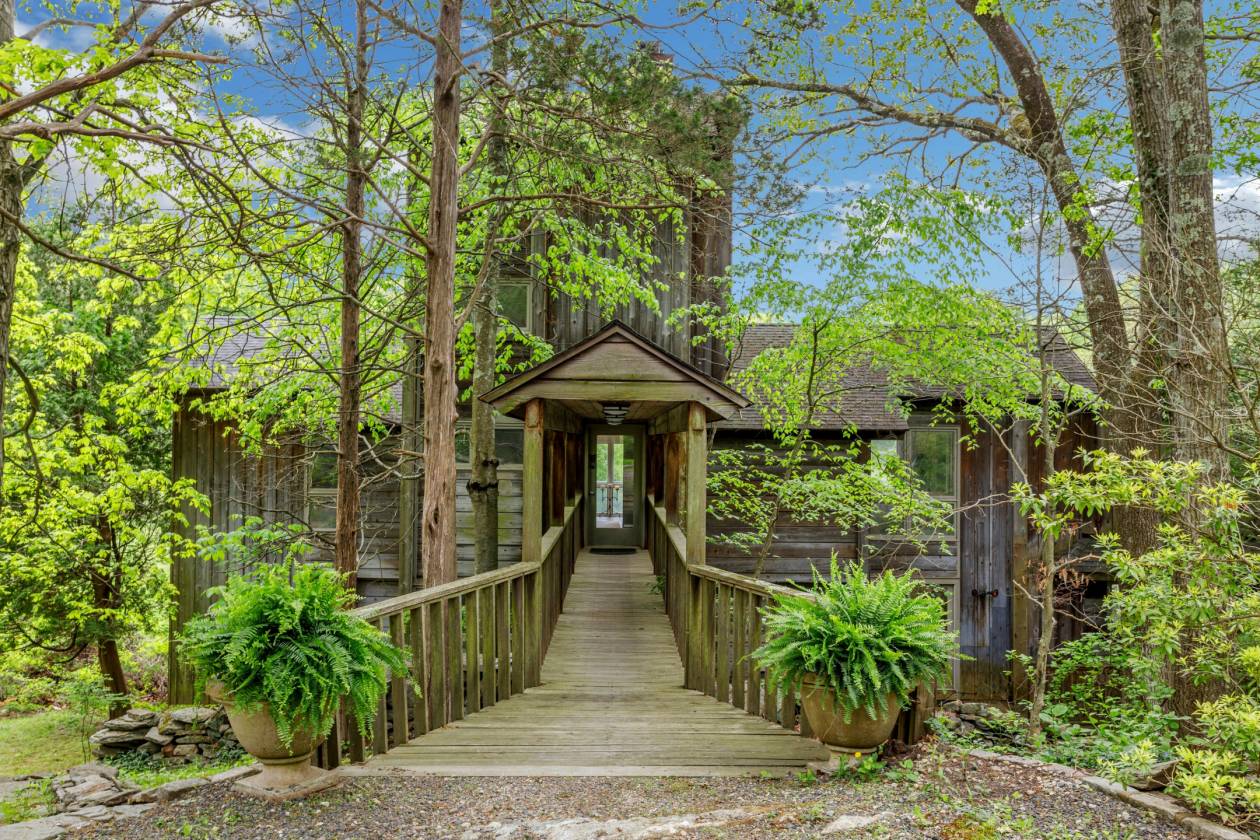 Horse Property for sale.