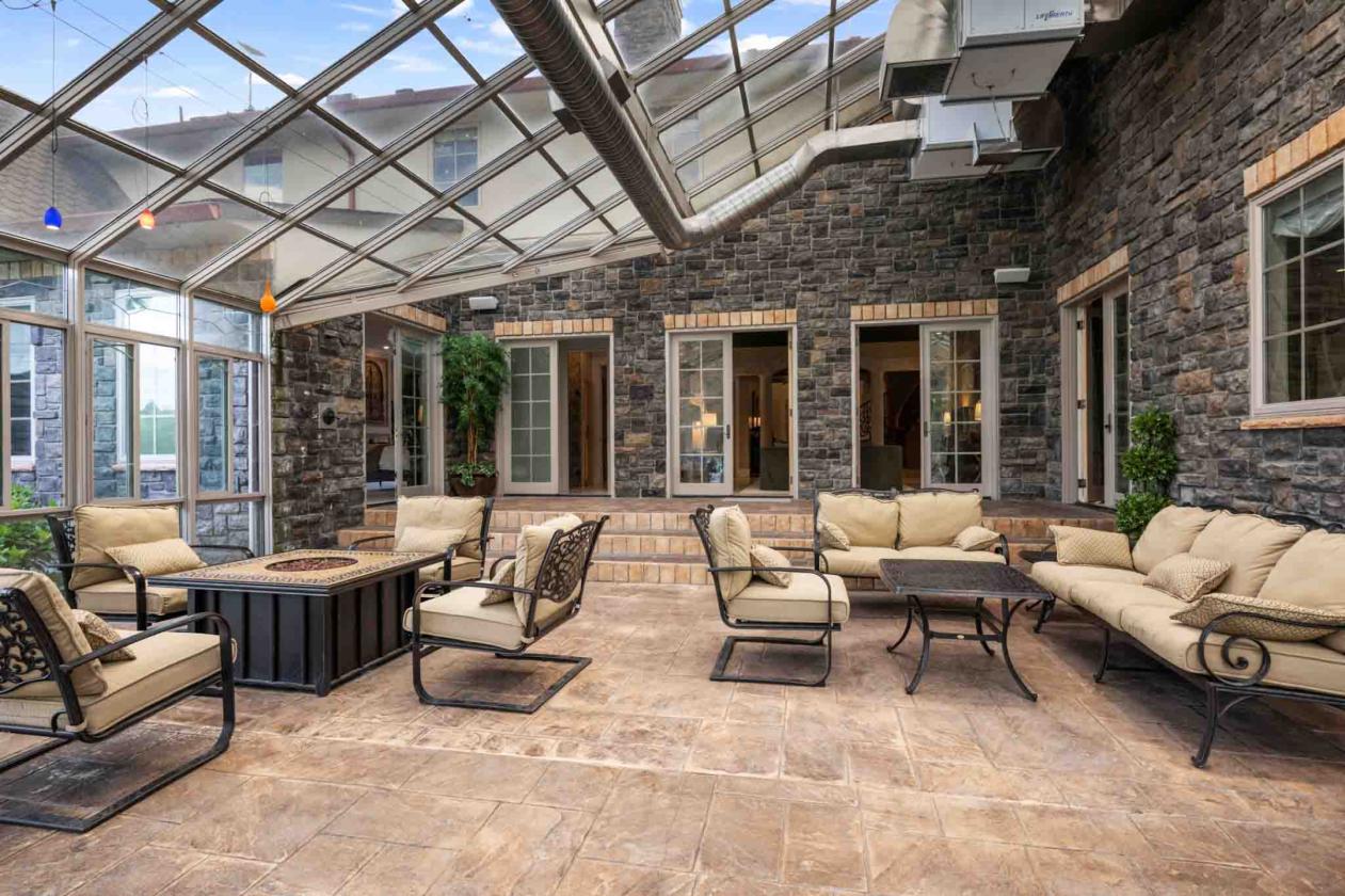 Luxury Equestrian Estate with Indoor Arena - photo 9